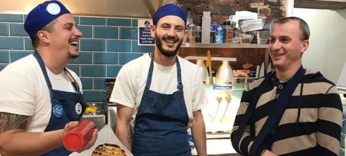 «Πακιστανοί, δεν πρέπει να είστε εδώ» -Οι Ελληνες ιδιοκτήτες του εστιατορίου στη Βρεανία περιγράφουν τη ρατσιστική επίθεση που δέχθηκαν